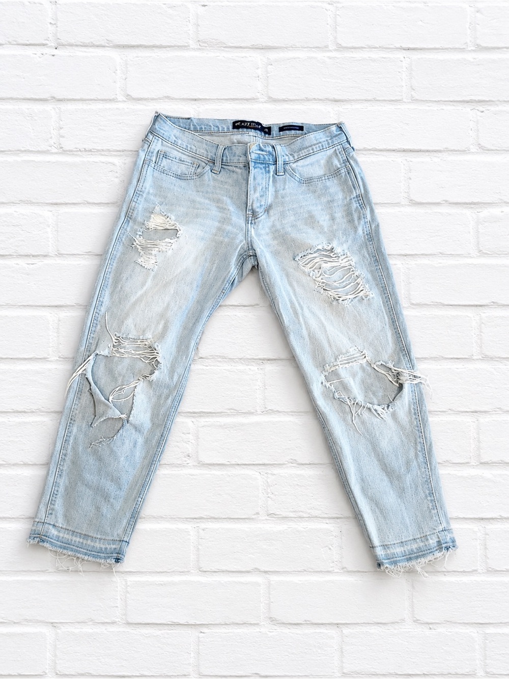 Hollister Low Rise Boyfriend Jeans Distressed Light Wash Vintage Stretch Size 26